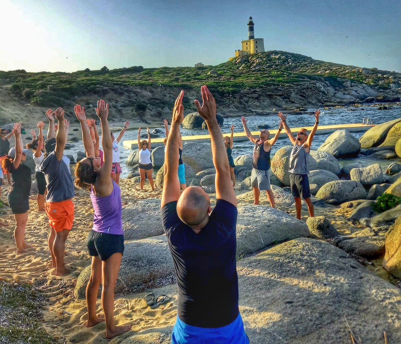 Mindfulness e Yoga Aziendale in Sardegna | Team Building e Ritiri Corporate | MYNE