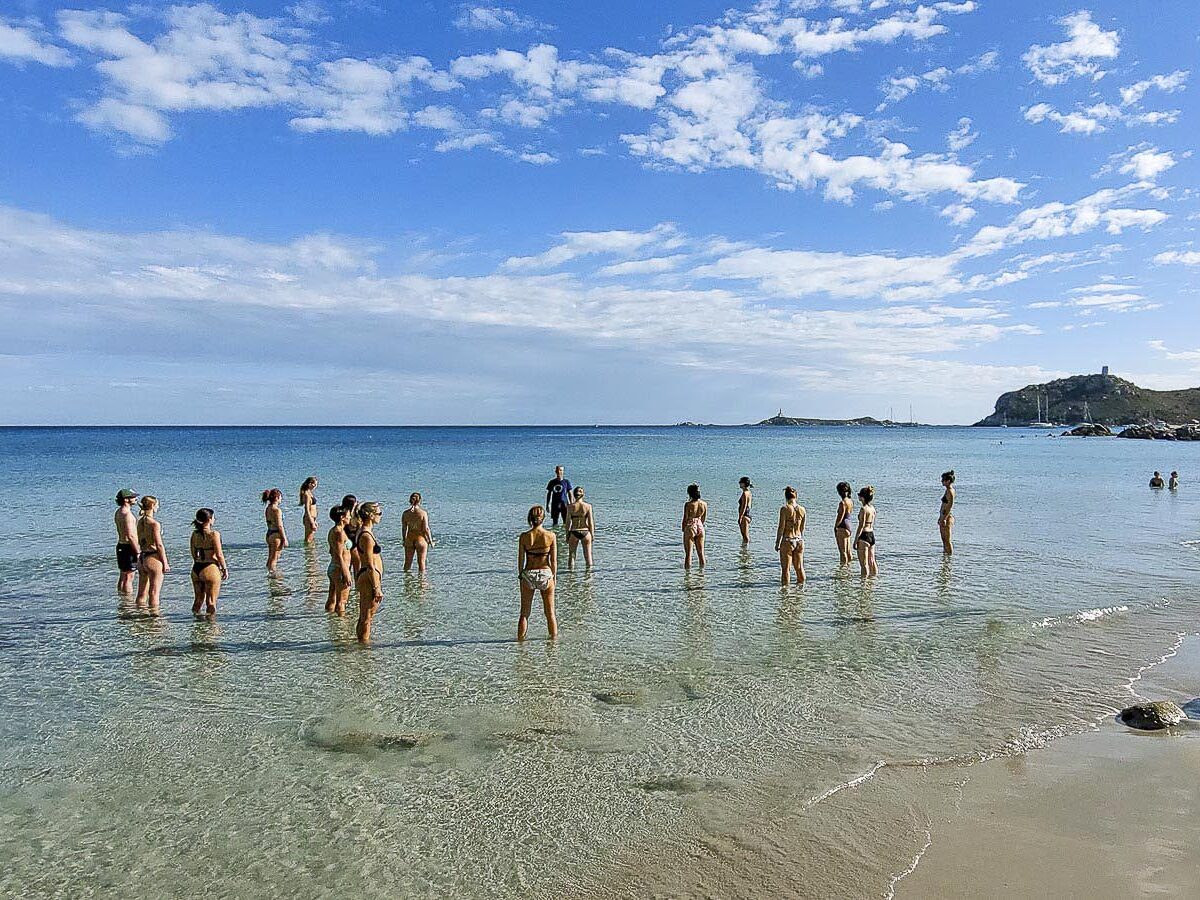 Blue Mind - Mindfulness e Yoga nell'Acqua della Sardegna | gruppi e team | MYNE - My natural Experience